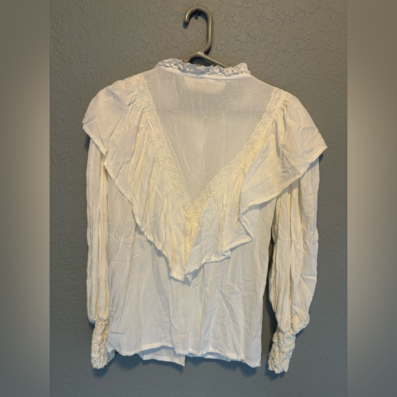 Jen’s Pirate Booty Free People white top with lace detail - small - Picture 3 of 4